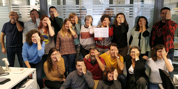 “Staff of the UOC Library supporting the campaign to raise the profile of women in sports ” by Sandra Pérez Roig is licensed under CC BY 4.0